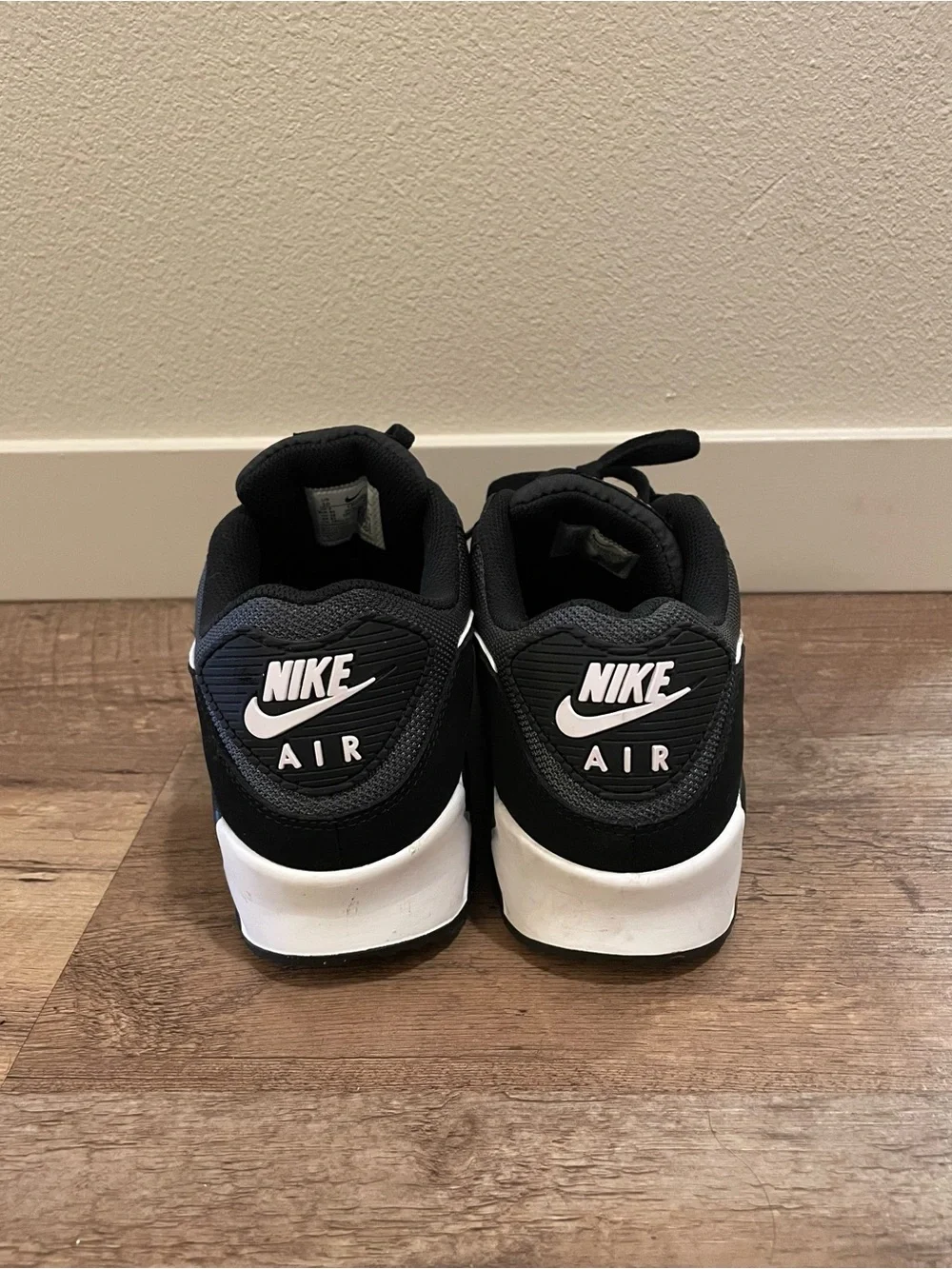 Men’s Size 10 Nike Air Max 90 Black White Iron Grey CN8490-002 Athletic Sneakers